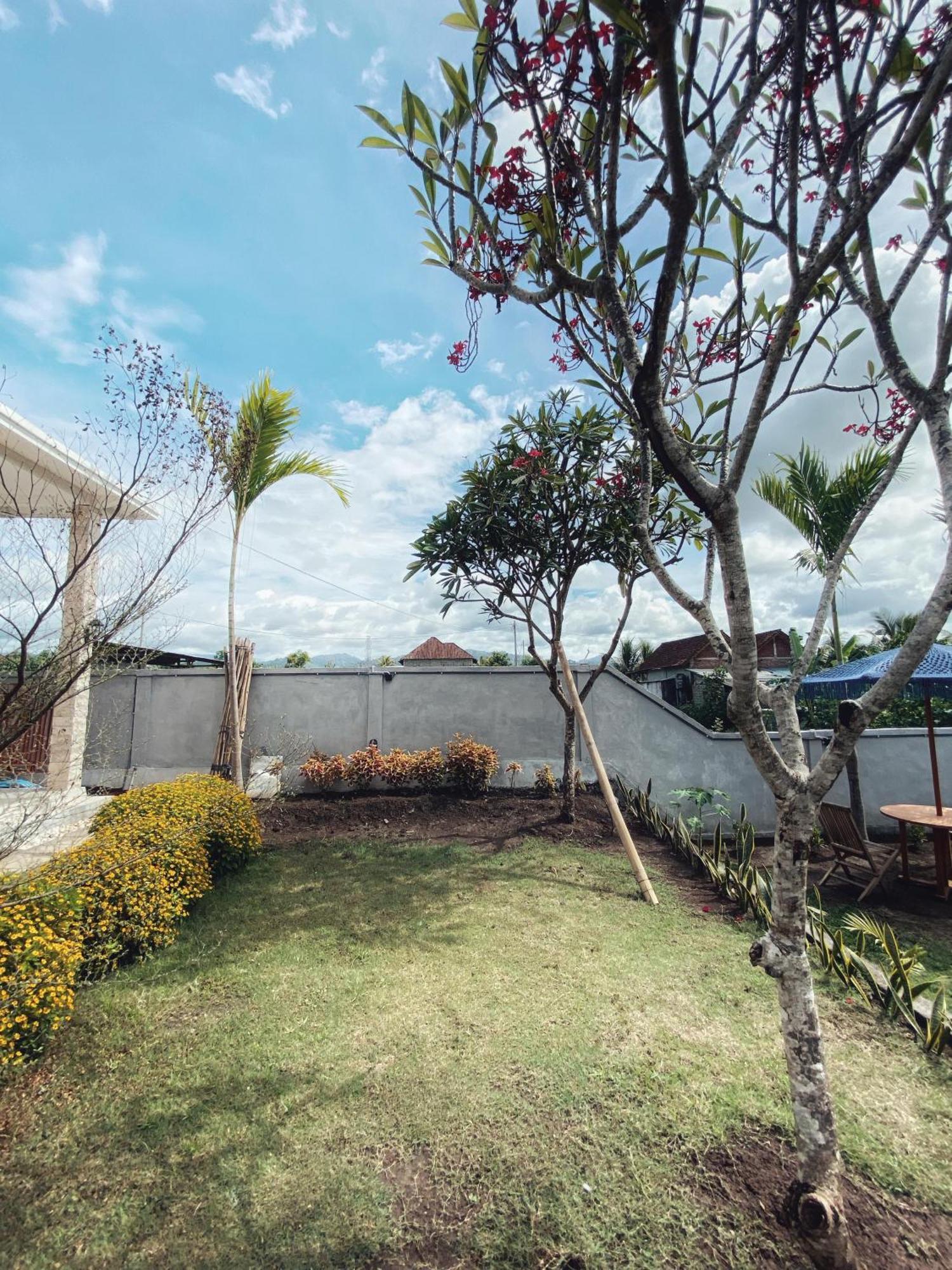 Sumbul View Surfcamp Hotel Airsatang Bagian luar foto