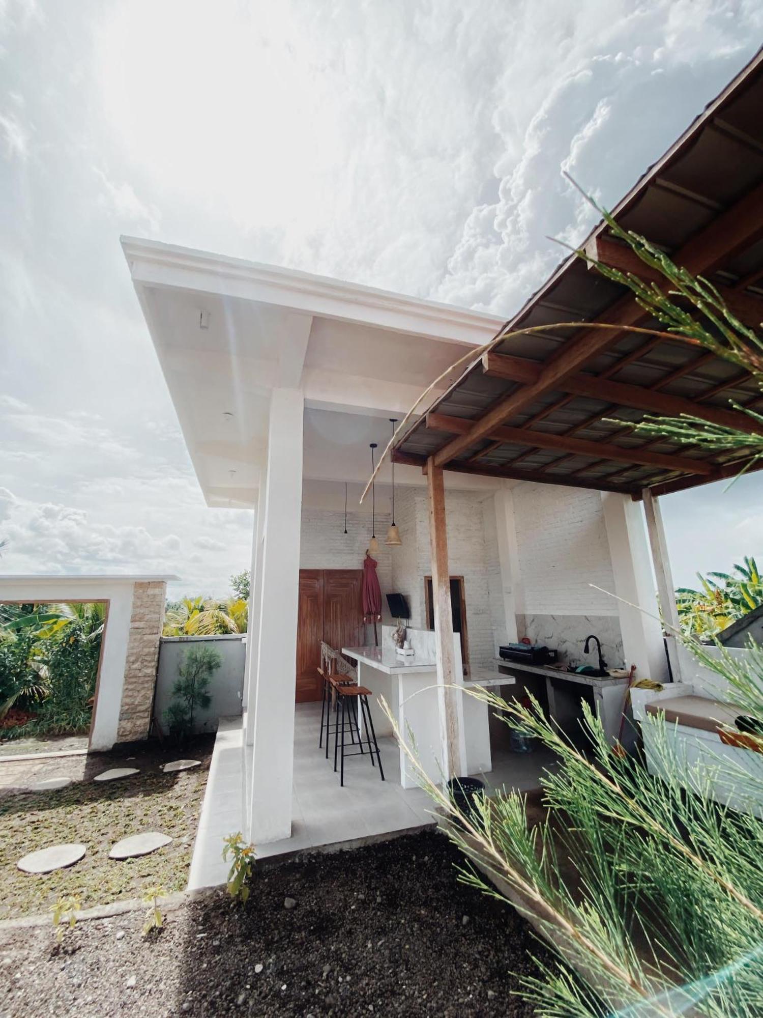 Sumbul View Surfcamp Hotel Airsatang Bagian luar foto